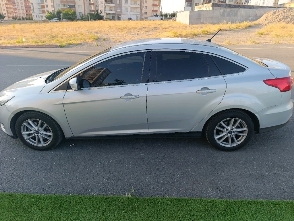 2017 Ford focus - 3