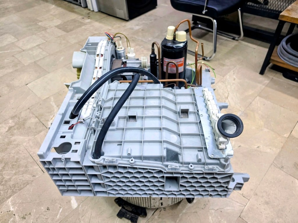 Bosch WTW86260TR Isı Pompalı Kurutma Makinesi Kompresör Blok Orijinal - 9