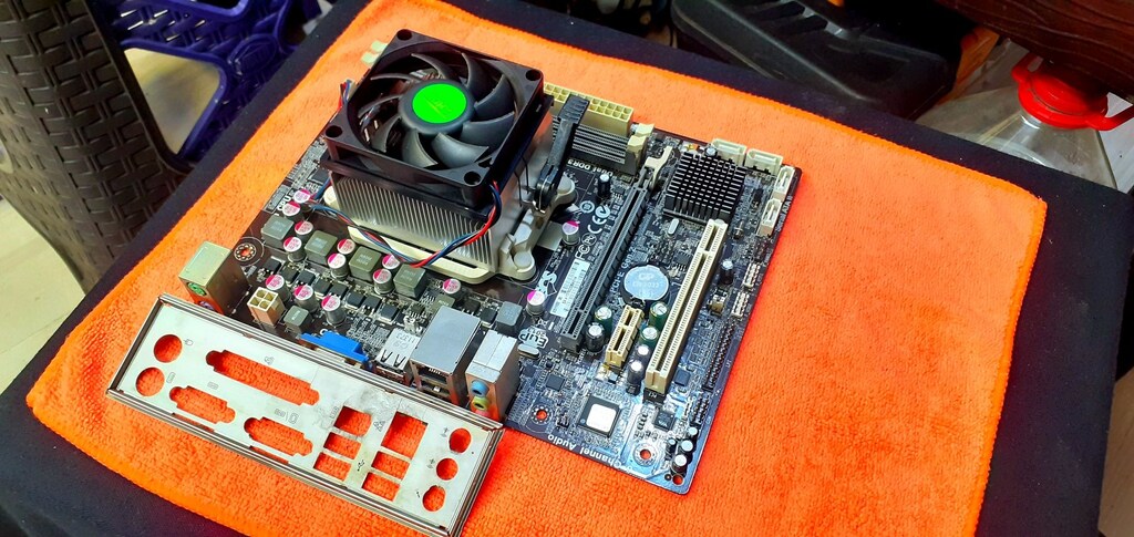 ECS A55F-M3 (1.0) FM1 Socket Anakart ve A4 3300 İşlemci - 5