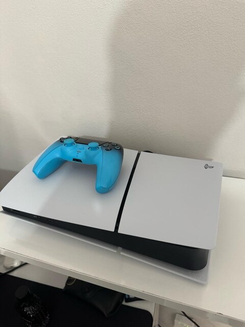 PS5 Slim 825 GB, 2 Aylık Tertemiz, Çift Kollu, Son Versiyon