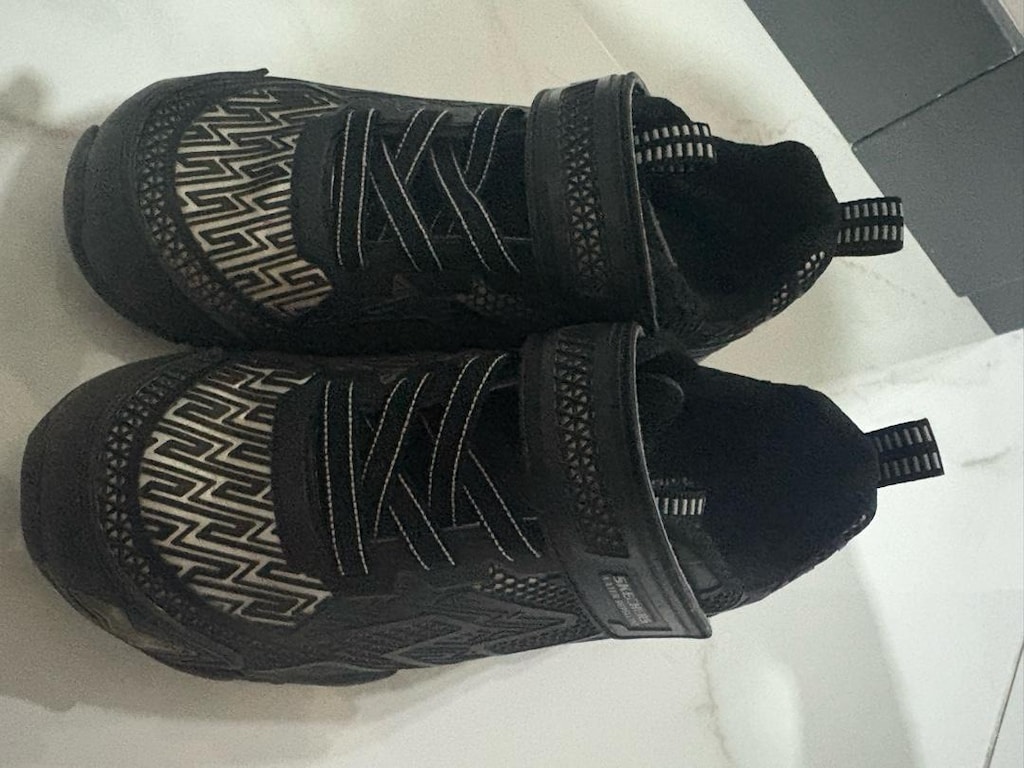 Skechers - 7