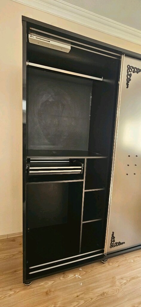 ÜÇ KAPILI SÜRGÜLÜ GARDROP - 11