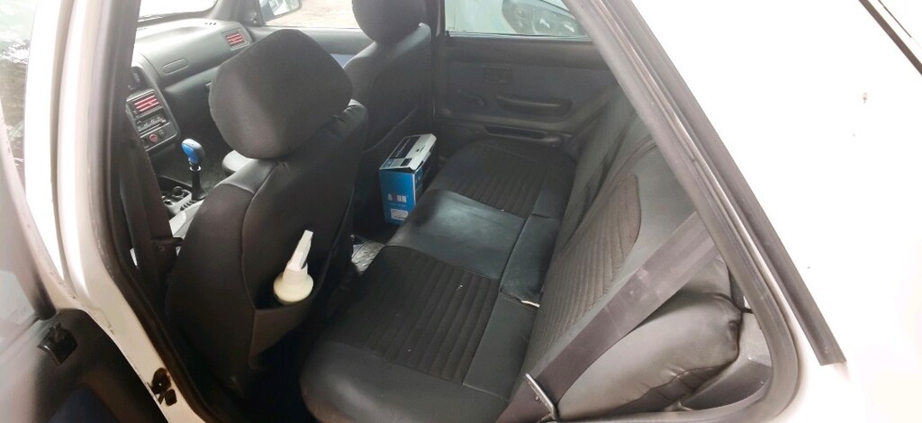 99 Peugeot 106 - 6