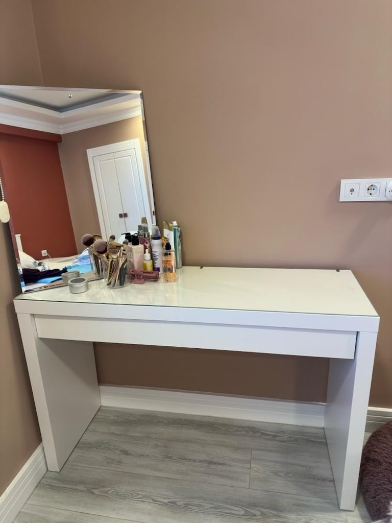 IKEA MALM Makyaj Masası + Ayna | 120x41 | Beyaz | Çok temiz - 2