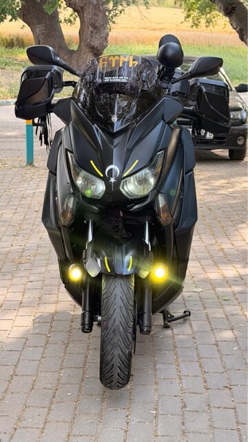 YAMAHA X MAX