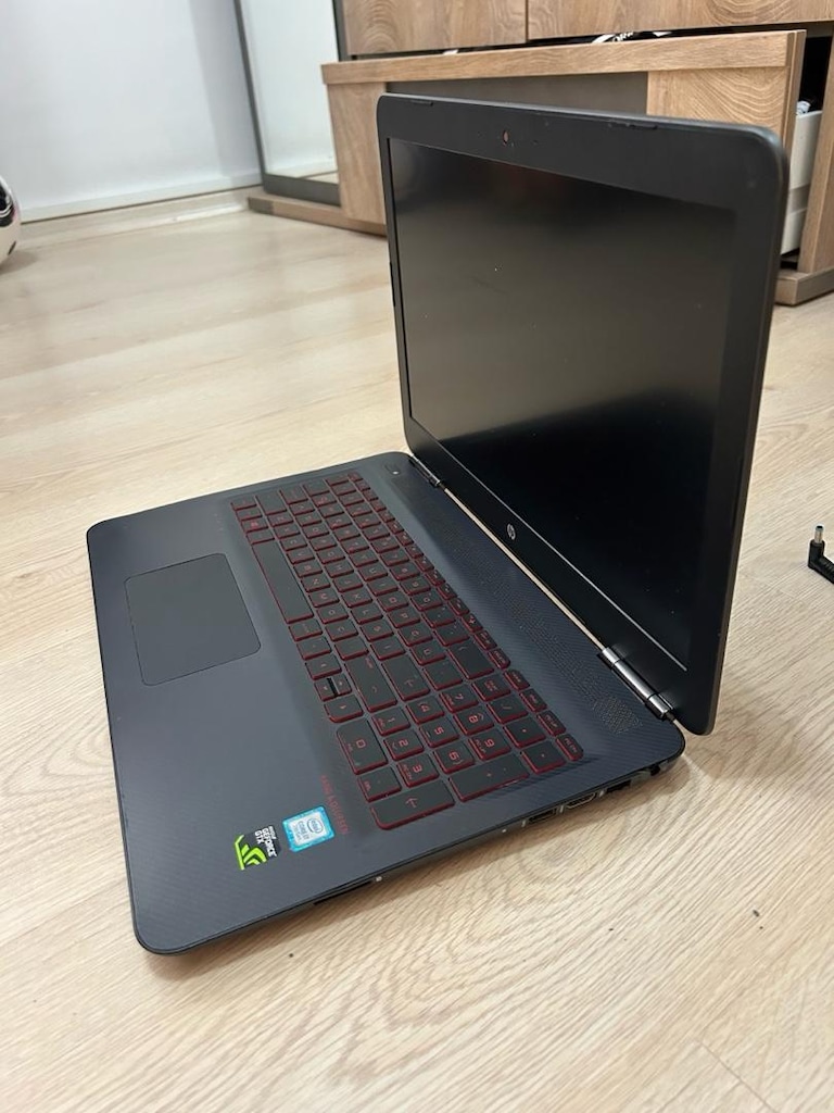 SATILIK SAĞLAM İÇ DONANIMLI HP OMEN - 3