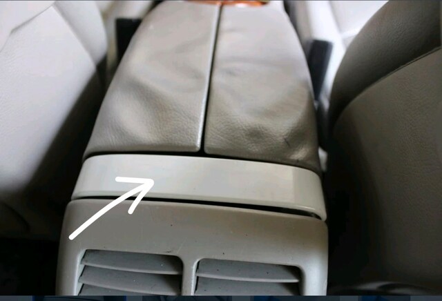 Mercedes W211 kol dayama plastiği