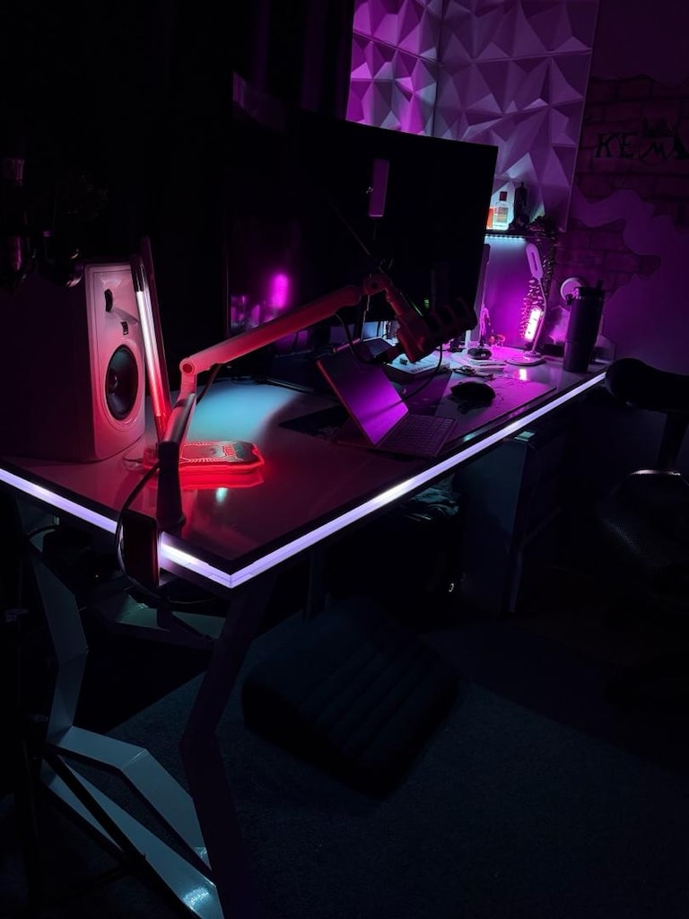 CEBESE Bilgisayar Masası + RGB LED 170×77×65 cm - Kumandalı ve Telefon - 5