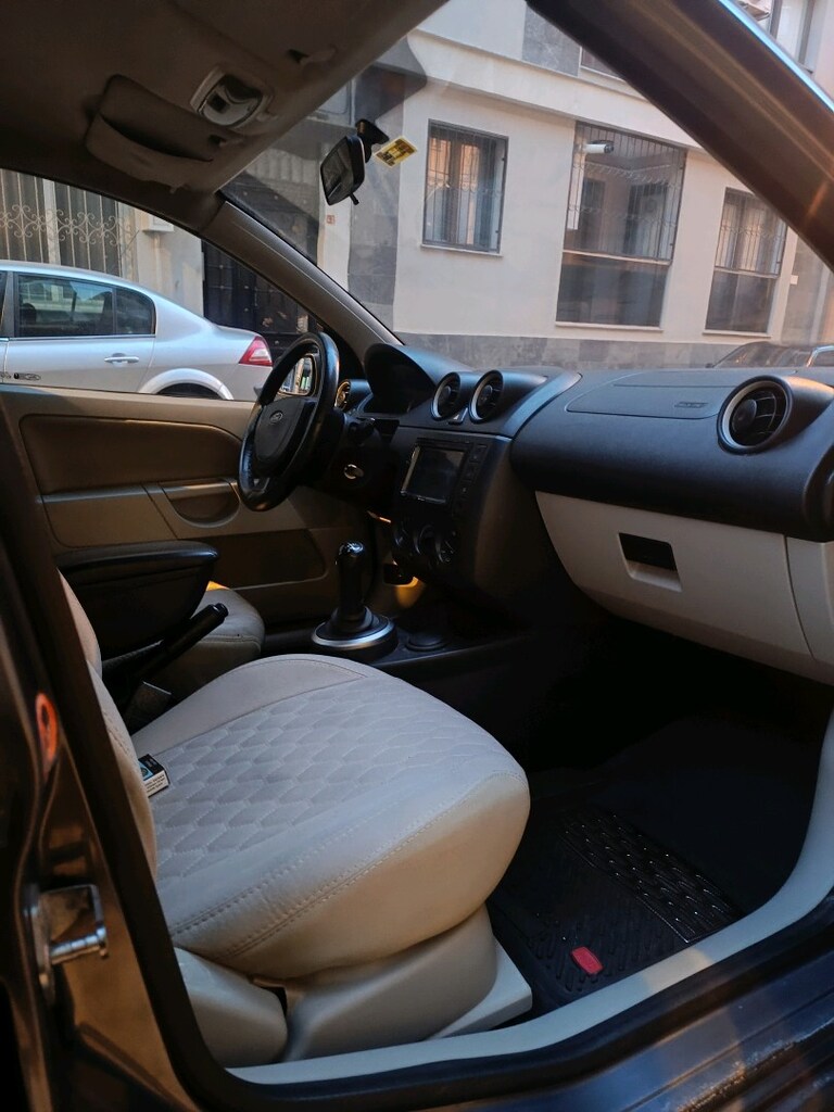 Sahibinden Değişensiz Otomatik Ford Fiesta Klimalı 1.4 Dizel 2005 MdL - 11