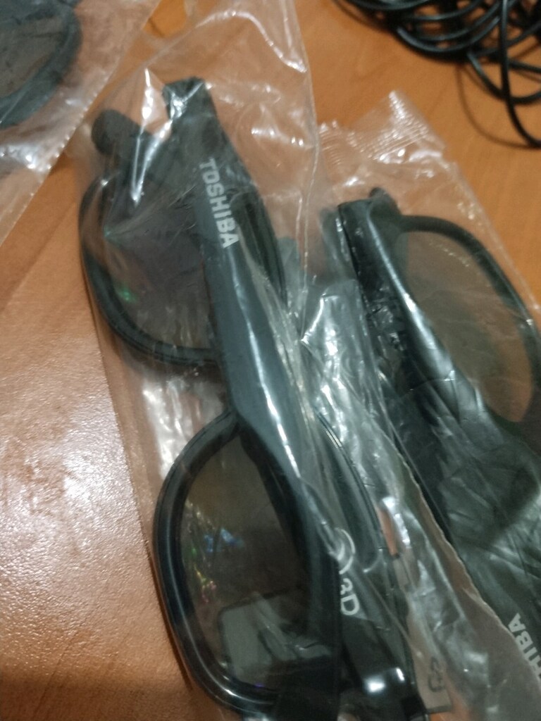 TOSHİBA - FBT - P100 MODEL NUMARALI YENİ PAKETİNDE 3D GÖZLÜK ADET FİAT - 2