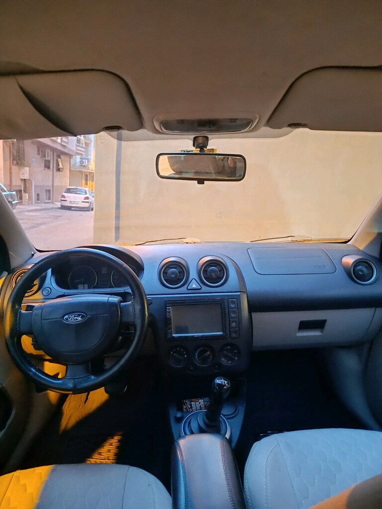 Sahibinden Değişensiz Otomatik Ford Fiesta Klimalı 1.4 Dizel 2005 MdL - 9