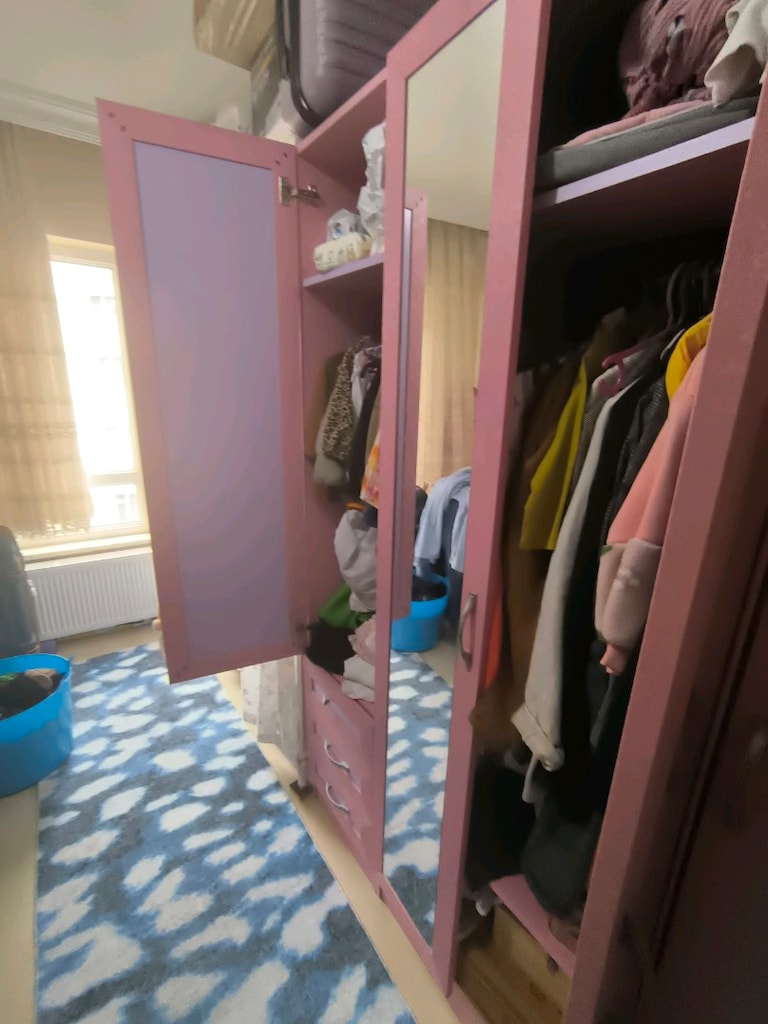 gardırop 4 kapaklı sağlam durumda çekmeceli - 3