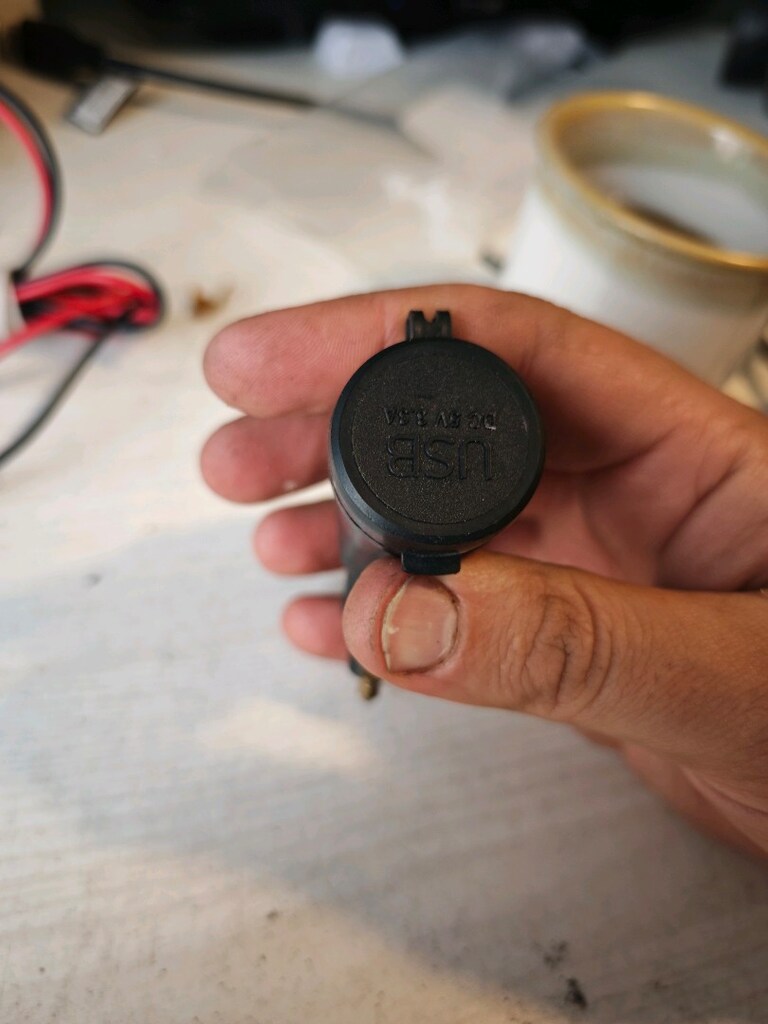 bmw çakmaklık usb yavaş şarj - 2