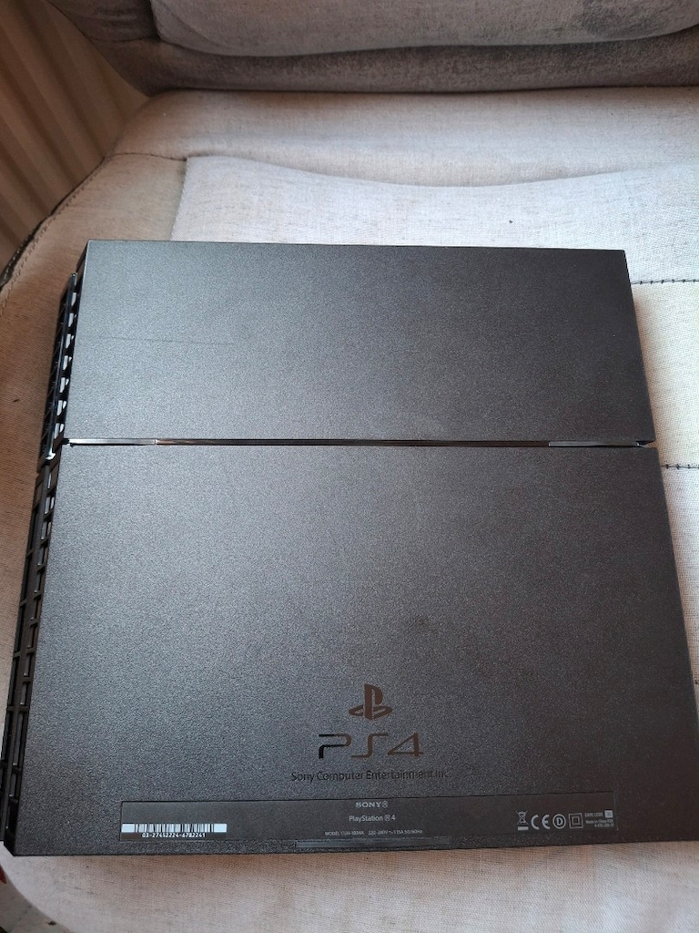 PlayStation 4 - 6