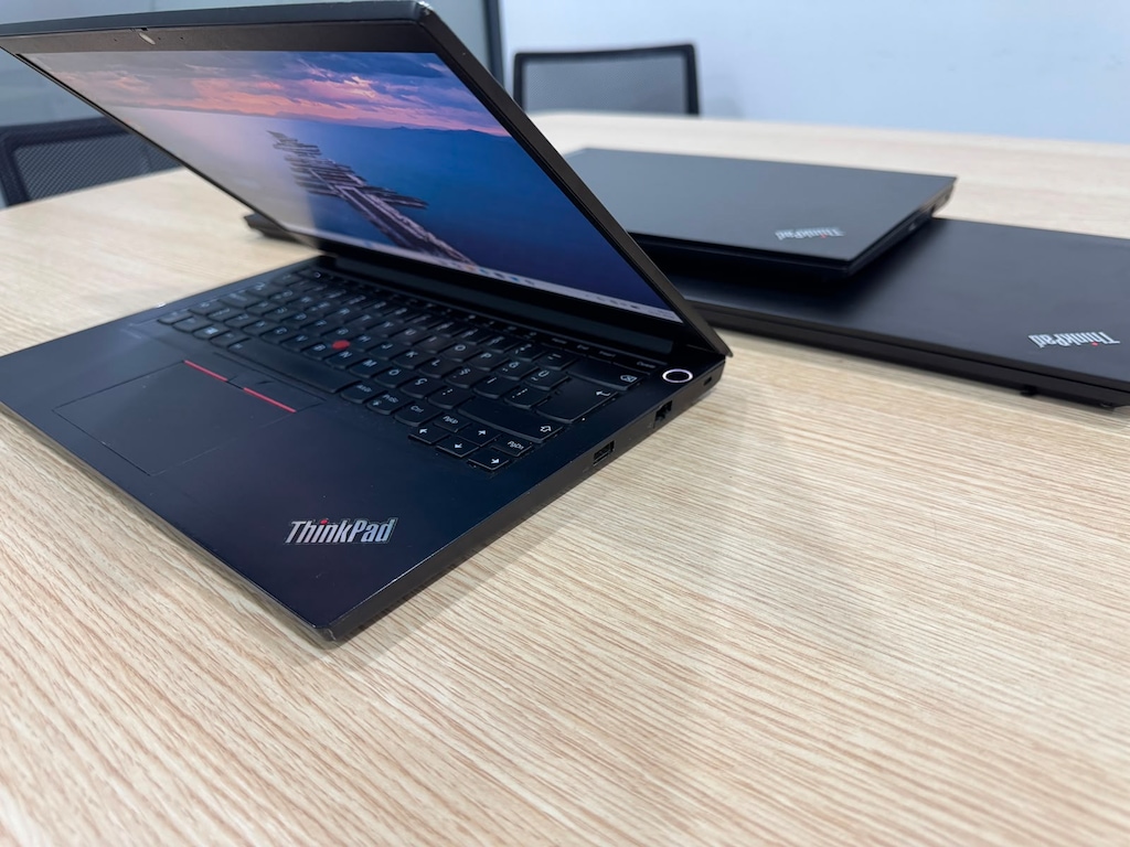 Lenovo ThinkPad E14 Gen 1 İ5 10. Nesil 8 RAM 256 SSD - 4