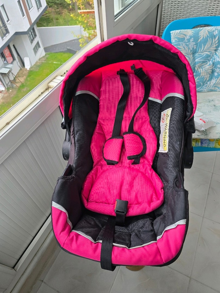Pembe ve Siyah Araba Koltuğu - 2