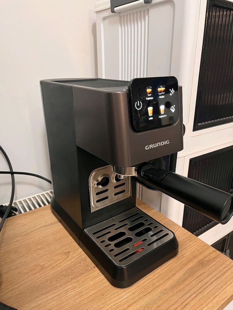 Grundıg yarı otomatik espresso makinesi - 2