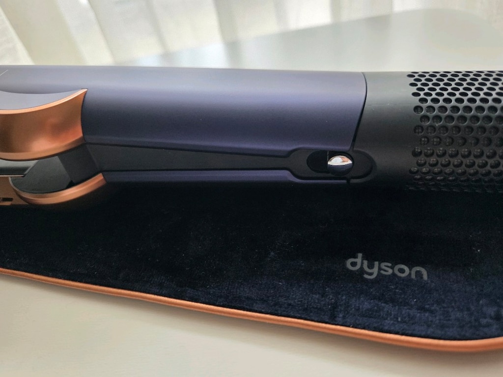 Dyson Airstrait Saç Düzleştirici – Taşıma Çantası ve Isı Matı ile. - 3