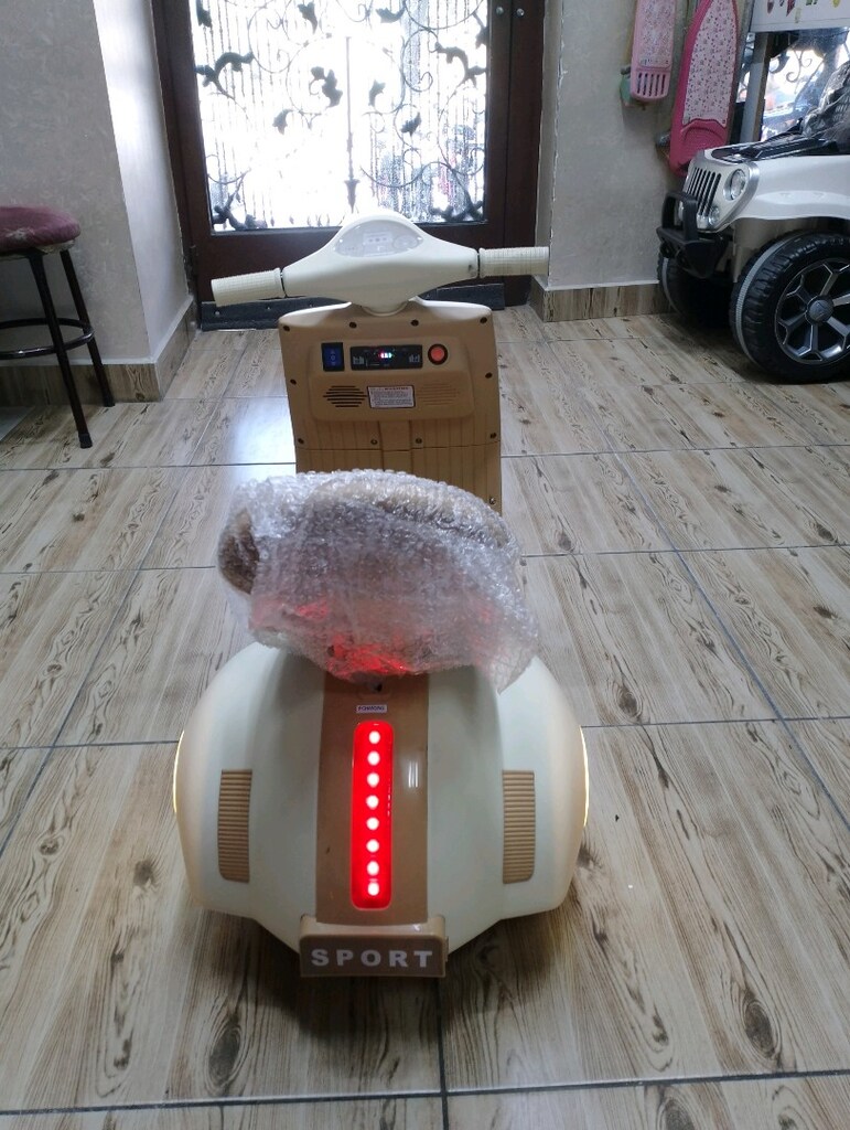 İNCİ AKÜLÜ ARABA (SIFIR) 12V KUMANDALI VESPA MOTOR - 6