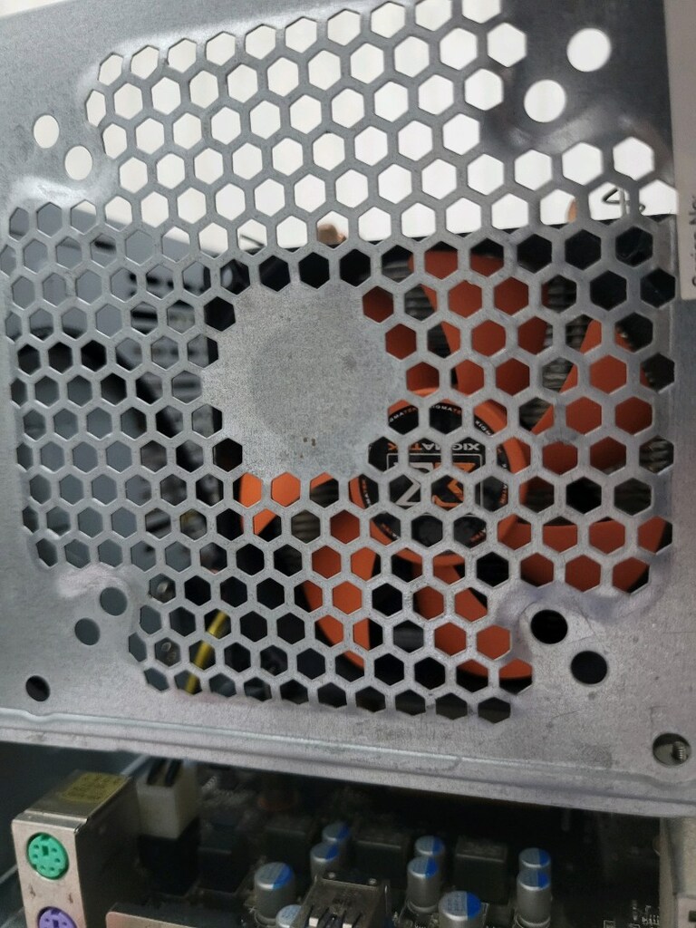 MSI A68HM-E33 V2 + AMD A8-5600K + 8GB RAM + 500GB HDD + XIGMATEK SOGUT - 5