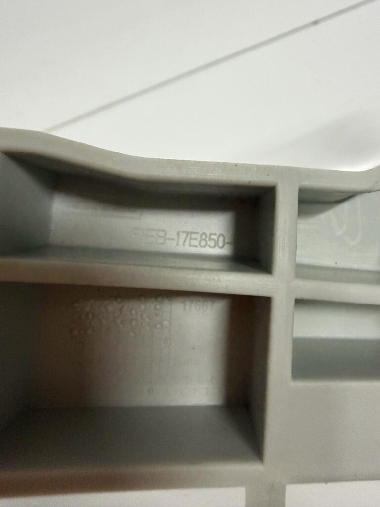 focus 3.5 sağ arka tampon braketi sıfır orjinal F1EB17E850FA 1907880 - 3