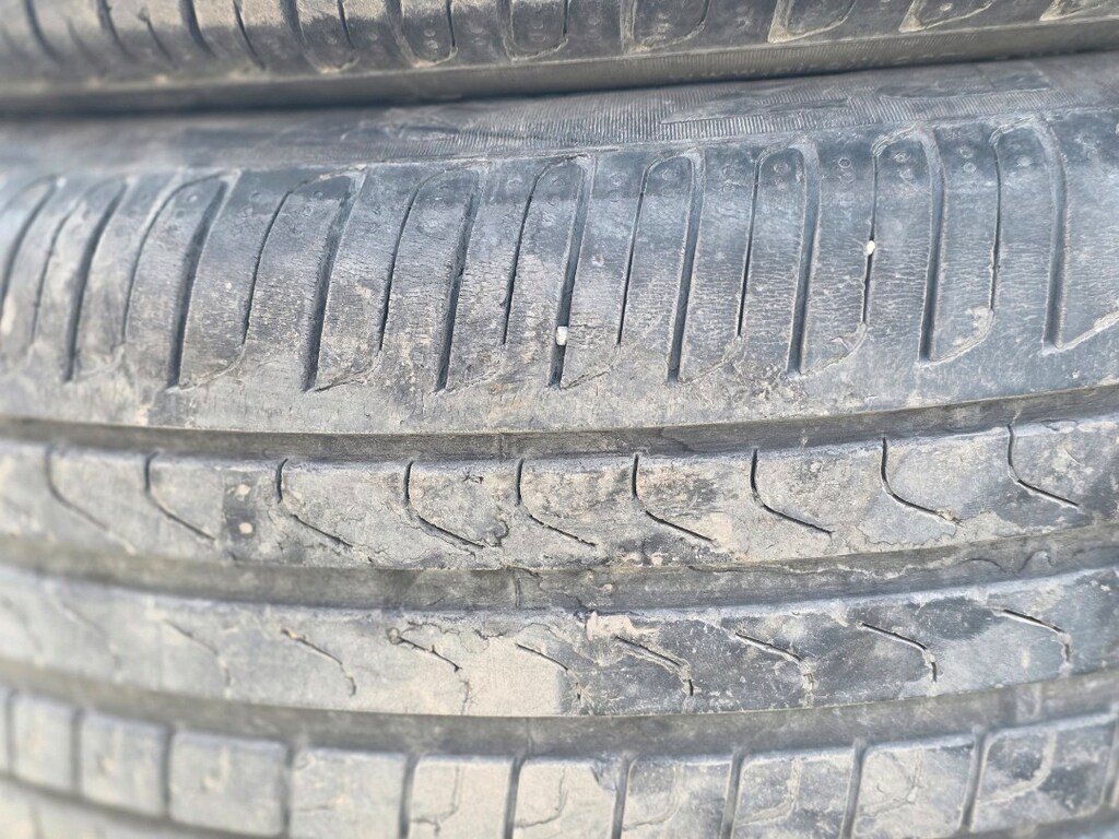 Run Flat Araç lastiği 245/45/18 - 4