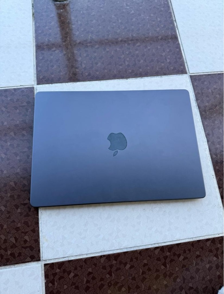 MacBook Pro m3 Pro 14inç 18gb - 4