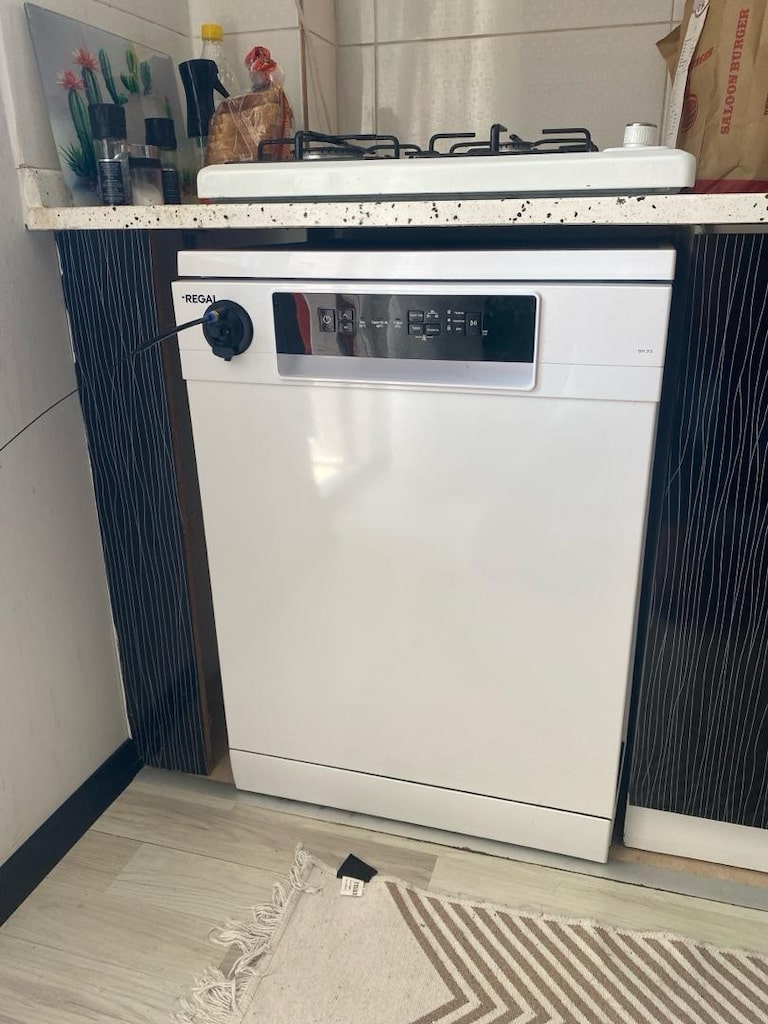 Bulaşık Makinesi 4-5 aylık Sıfırı 14.899₺