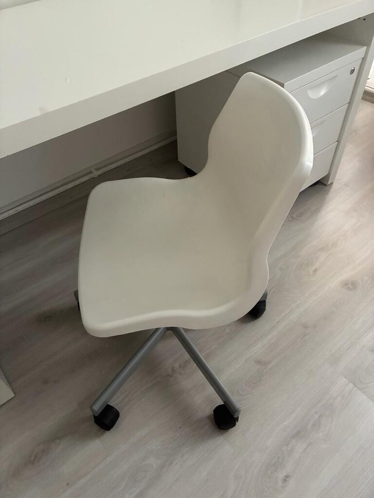ikea çalışma masası sandalyesi - 4