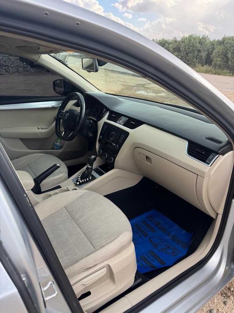 SKODA OCTAVİA CAM TAVANLI - 9
