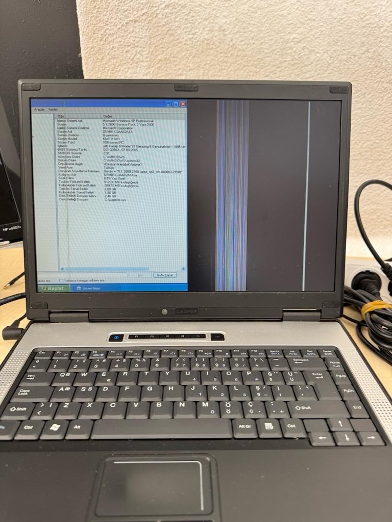 Casper Laptop + Şarj Aleti (15.4 inç / Yedek Parça / Ekran Hasarlı) - 2