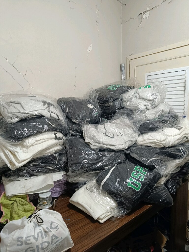 kapşonlu sweatshirt ler Sadece 150 ₺ - 3
