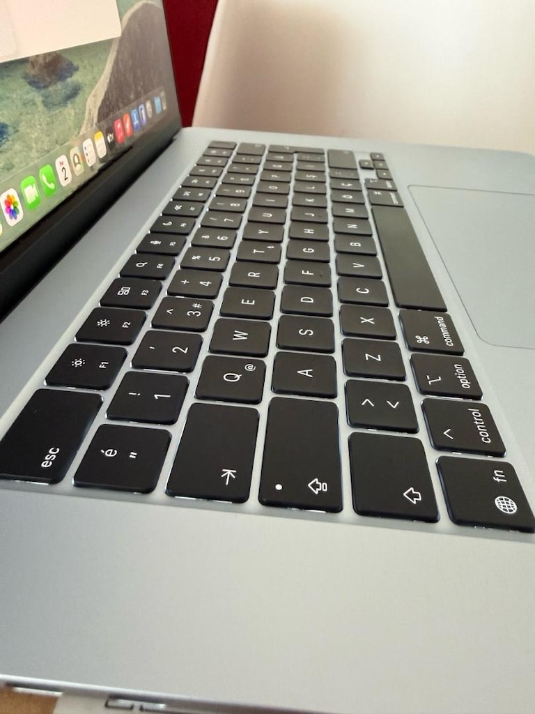 MacBook Air M4 15 inç - 8