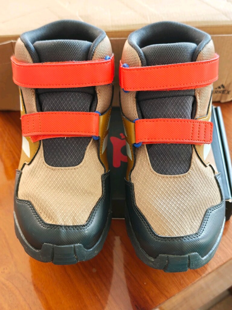 Adidas Terrex GoreTex Orjinal sıfır gibi üründür Birkaç kez giyilmis - 4