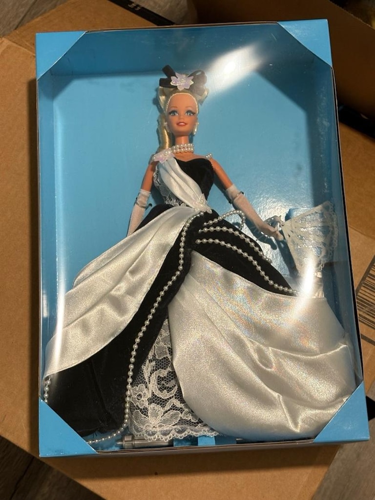 Midnight Waltz Barbie Doll Ballroom Beauties Collection 1996’ bebeği - 3