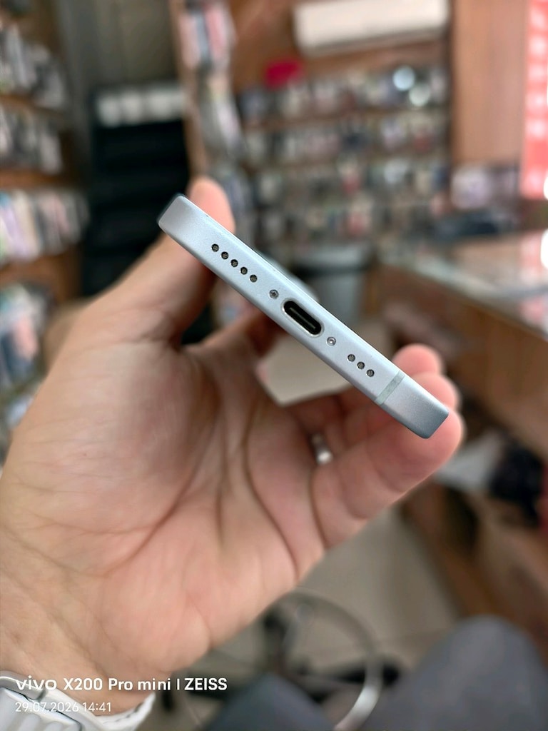 iPhone 15 - 3