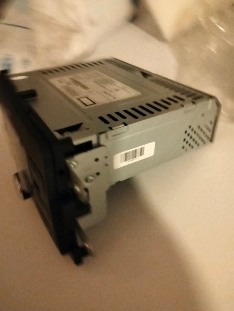 yeni kullanılmamış oto radyo ve DVD player toplam 3000TL - 3