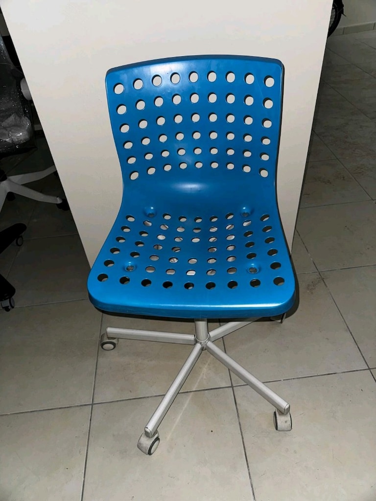 IKEA Çalışma Sandalyesi – Mavi Fiyat: 1.000 TL - 2