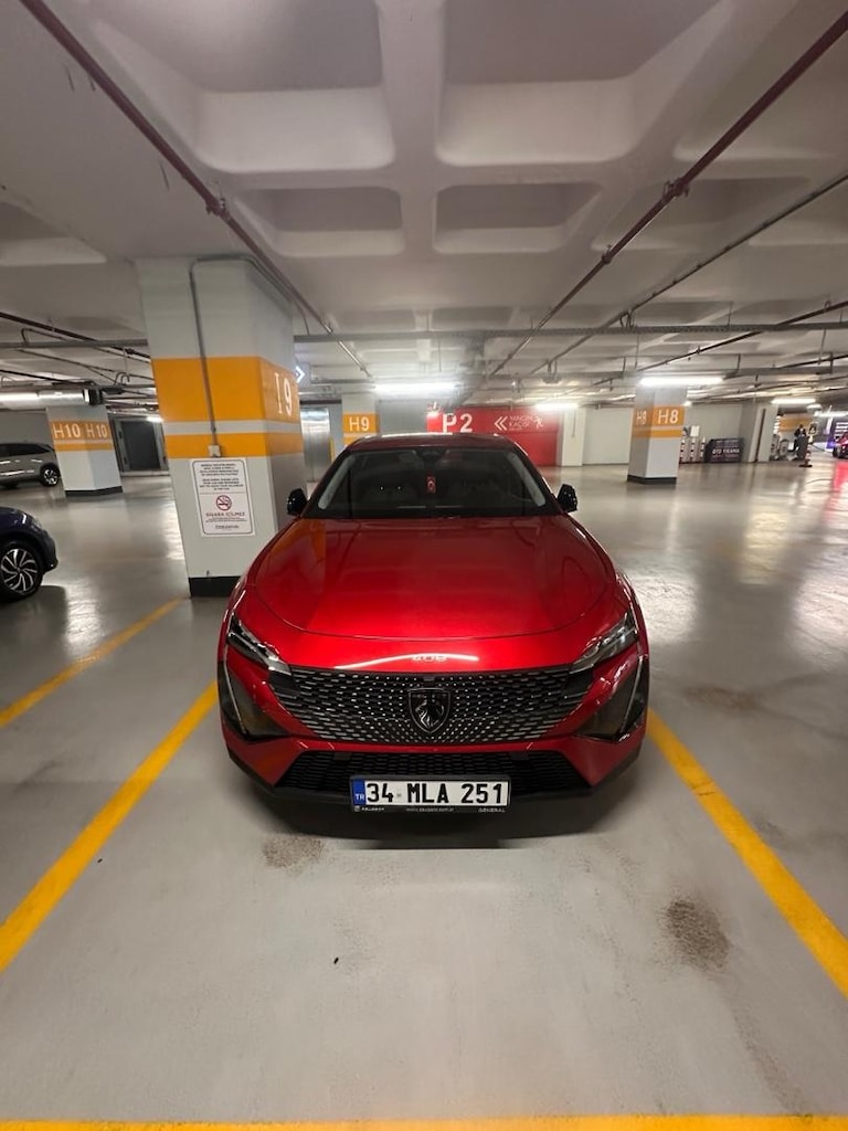 Peugeot 408