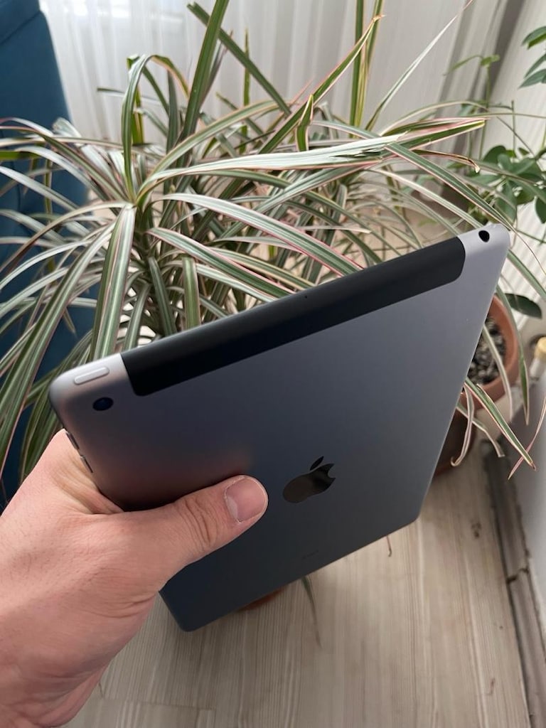 İPad 6. NESİL 32 GB Sım Kartlı Model - 8