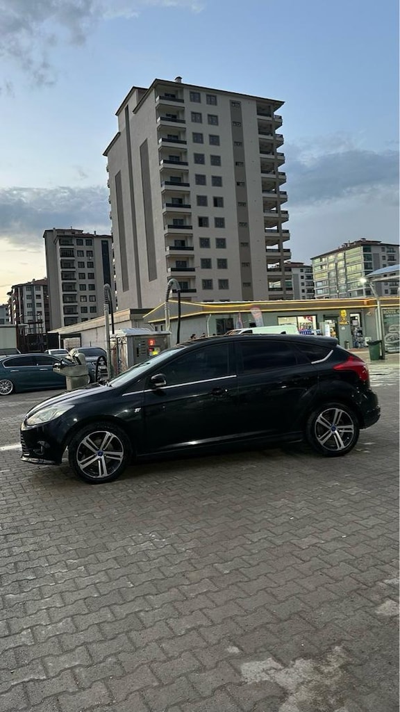 Ford Focus 3 hb 2013 - 2