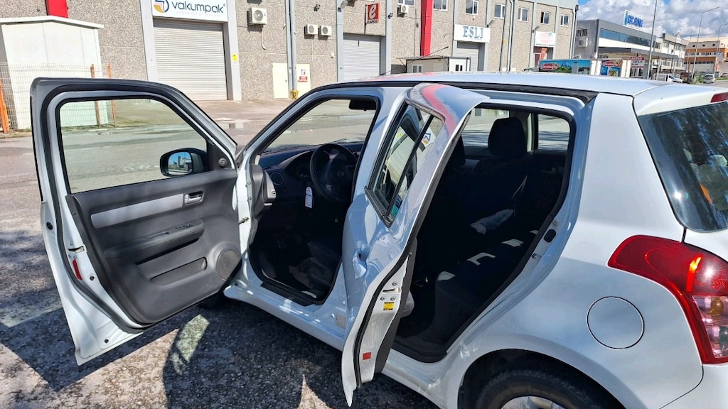 Suzuki Swift 1.3 ddis - 7