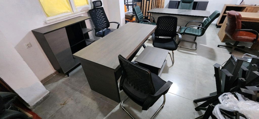 ofis masa takımı SANDALYELER DAHİL ikinci el temiz 160×70 cm - 2
