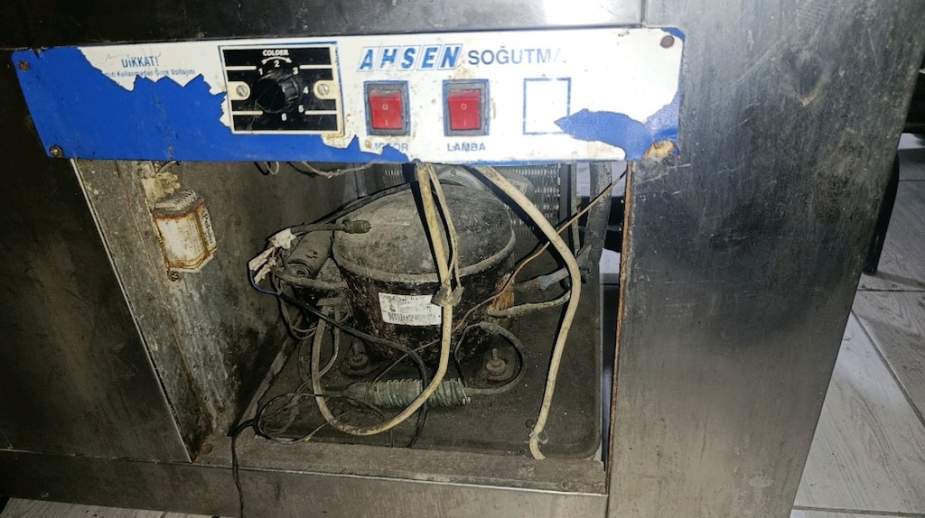 Ahsen Sanayi Tipi Bombeli Camlı Şarküteri & Meze Teşhir Buzdolabı Depo - 4
