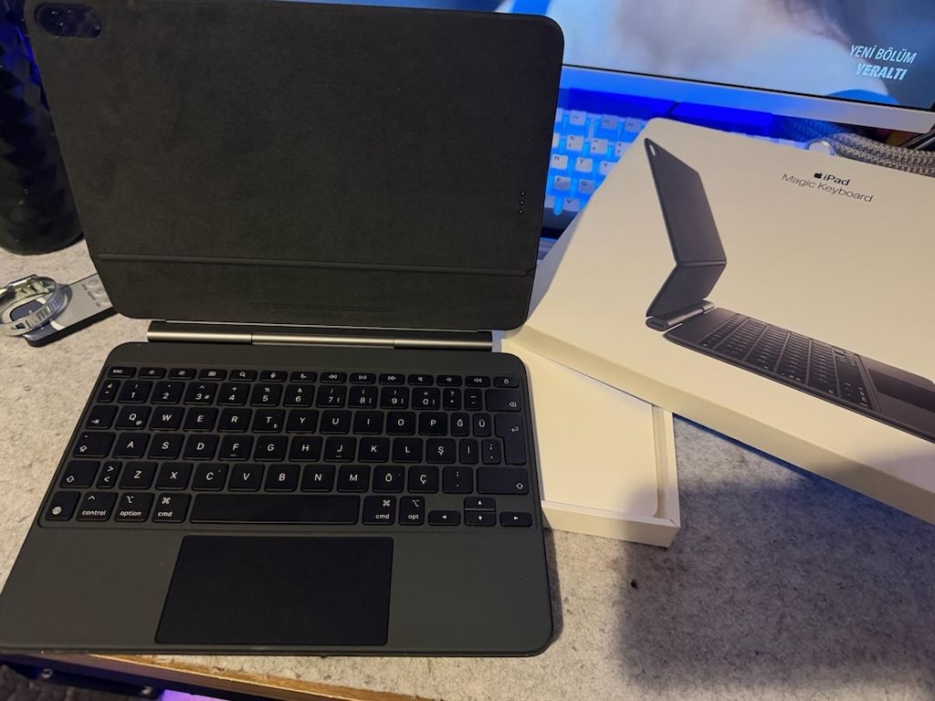 APPLE 11 inç iPad Air (M3) için Magic Türkçe Q Klavye