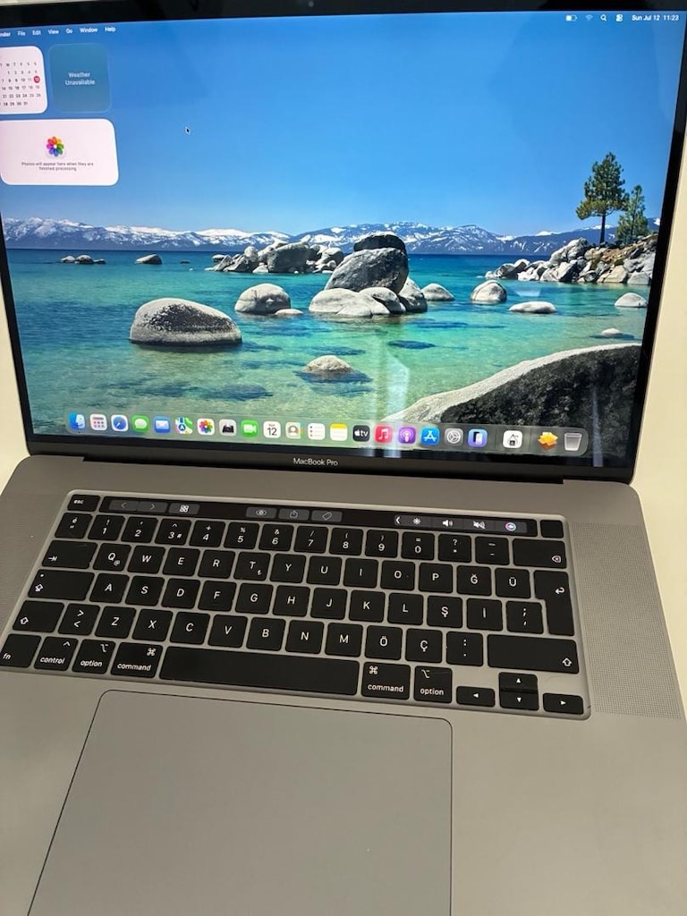 MACBOOK PRO i9 2019 16GB RAM 1TB SSD 16 inch