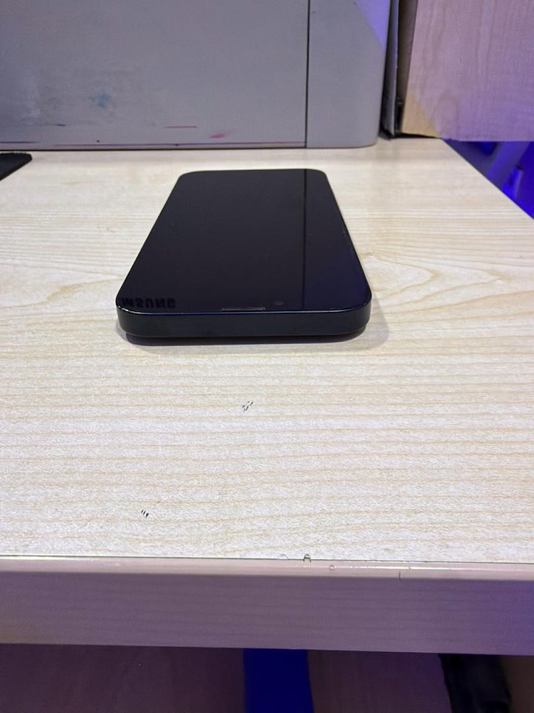 iPhone - 6