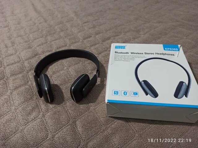 August EP636S Bluetooth wireless stereo headphones
