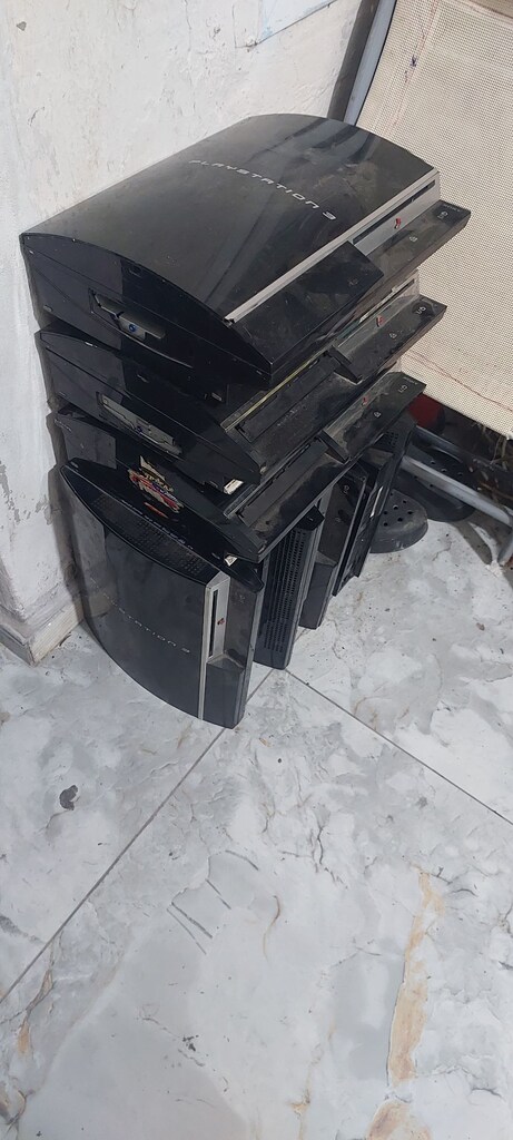 PS.3 7 ADET VAR 6 SI KIRMIZI IŞIK ARIZASI VERİYOR BİR ADET YEŞİL YANIY - 2