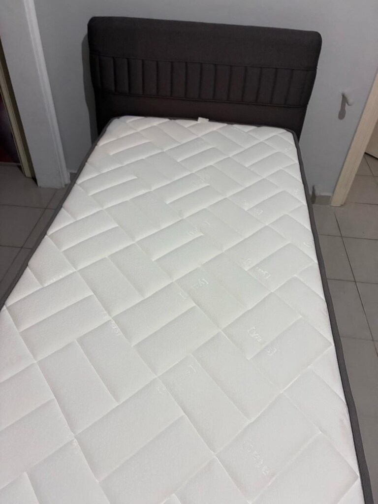 Yataş marka Yatak Baza ve Başlık. 90x200 - 2